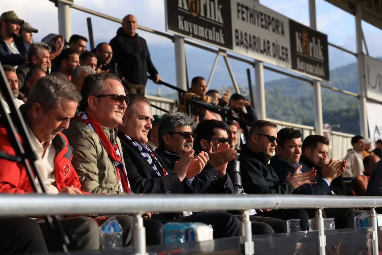 Muğla Valisi Akbıyık,  Fethiyespor Maçını İzledi 3